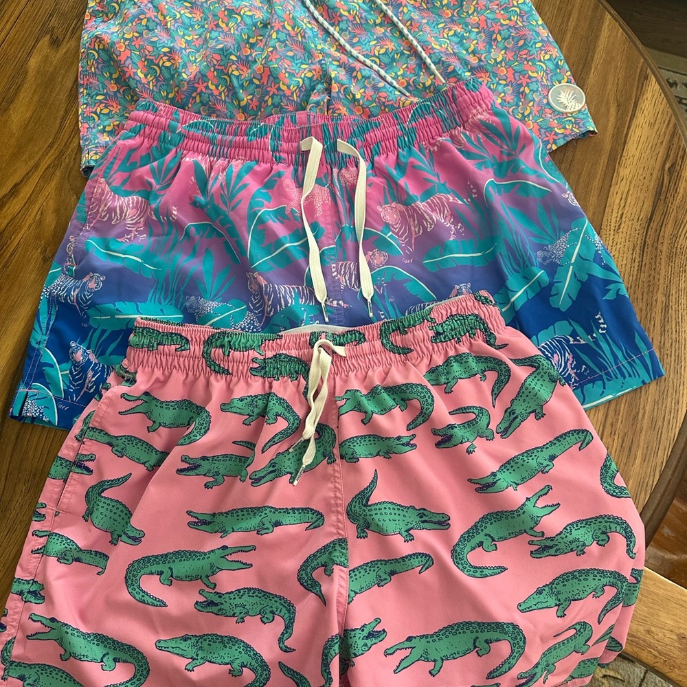 Chubbies Pink and Green Alligator Swim Shorts